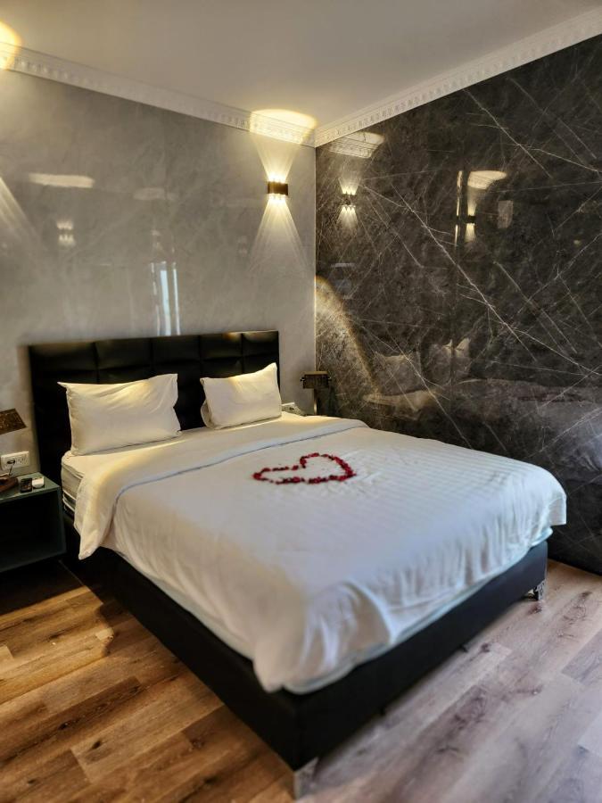 Beach Boutique Hotel And Spa By Tlv Hotels Tel Aviv Esterno foto